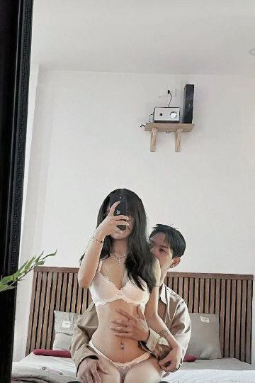 Ảnh 4 của Full clip sex em gái đeo kính bị bạn trai doggy mạnh bạo (New Update) – Phần 2